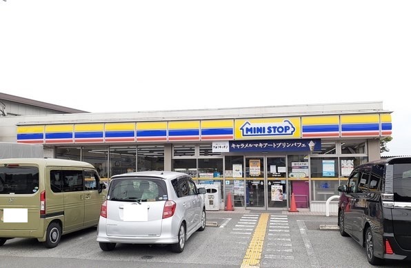 コンビニ　ミニストップ様（コンビニ）まで280m