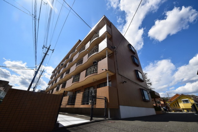 建物外観　～どーん！～