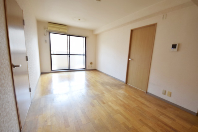 居室・リビング　～みんなで鍋パーティー～