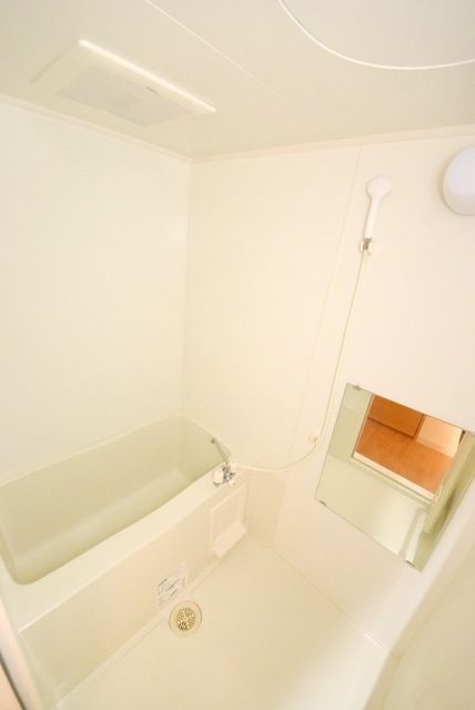 バス・シャワールーム　♪広々バスルームでゆったり疲れを癒しましょう♪