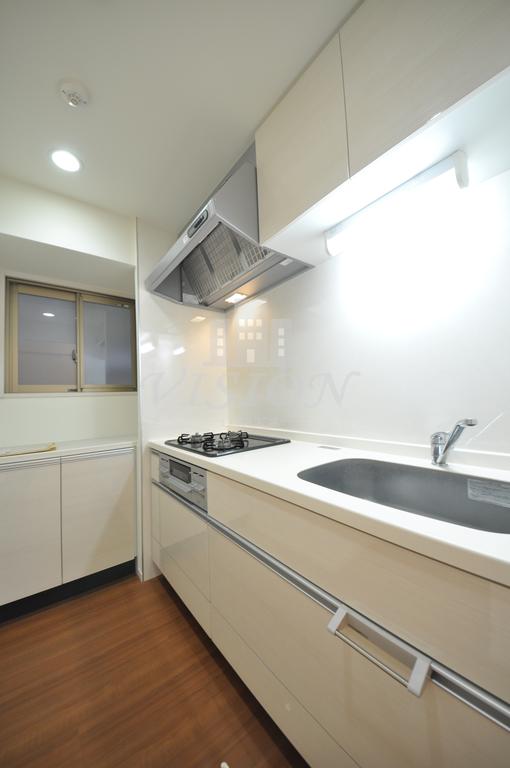 キッチン　室内写真は別タイプのものです