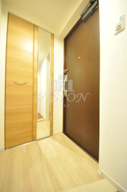 玄関　室内写真は別タイプのものです