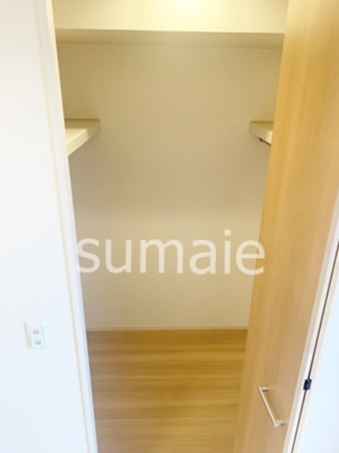 収納　ウオークインクローゼット！