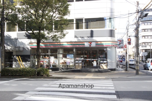 コンビニ　セブンイレブン（コンビニ）まで211m