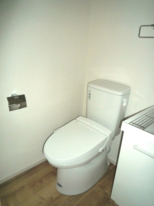 トイレ　温水洗浄便座付きトイレです