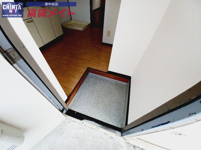 玄関　反転タイプ参考写真