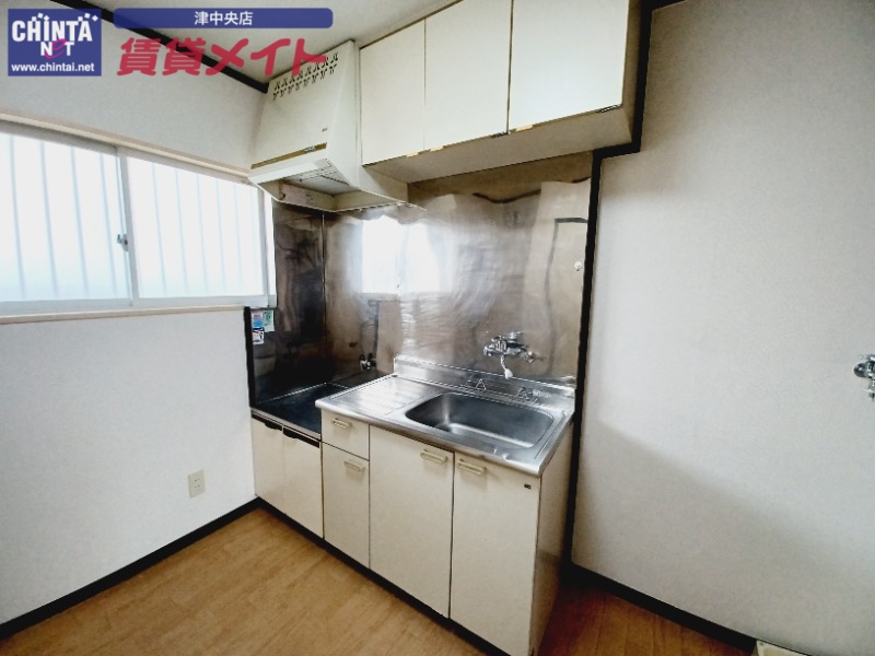 キッチン　反転タイプ参考写真