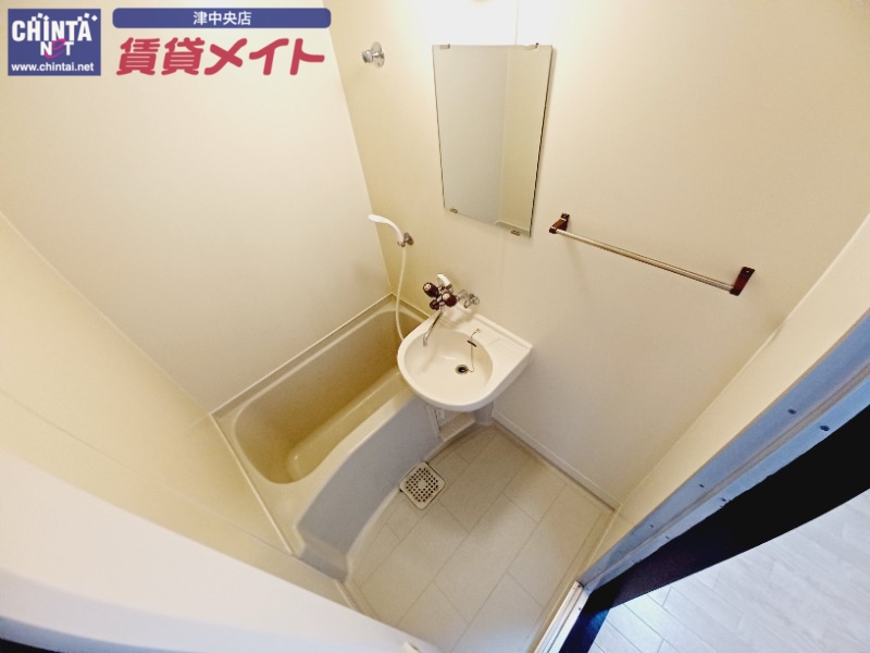 バス・シャワールーム　反転タイプ参考写真