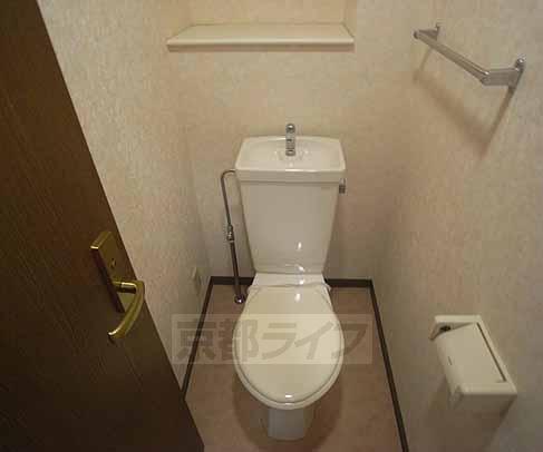 トイレ　清潔感のある洋式トイレ。