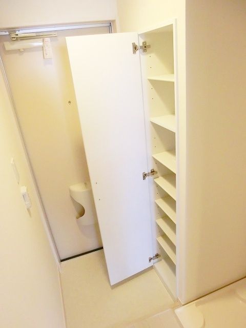 玄関　お部屋探しは【タウンハウジング蘇我店】にお任せ下さい♪