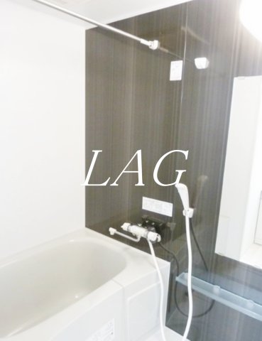 バス・シャワールーム　お風呂（同仕様）です。