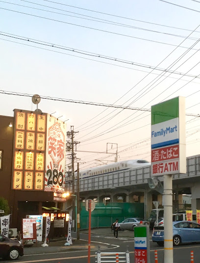 コンビニ　ファミリーマート 熱田野立町店（コンビニ）まで327m