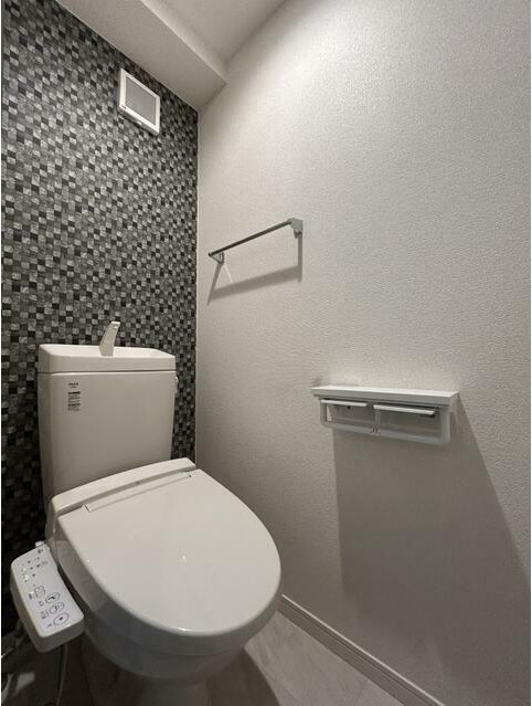 トイレ　落ち着いた色調のトイレです♪