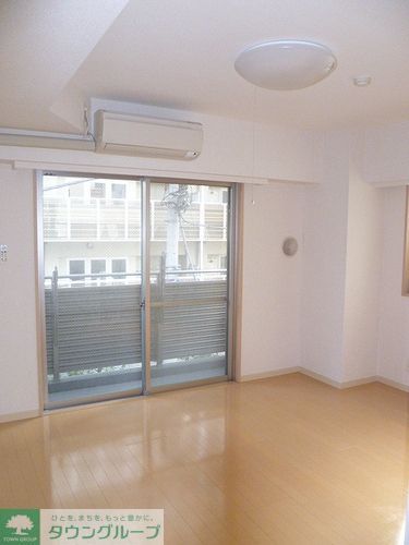 居室・リビング　洋室　※2012年4月撮影