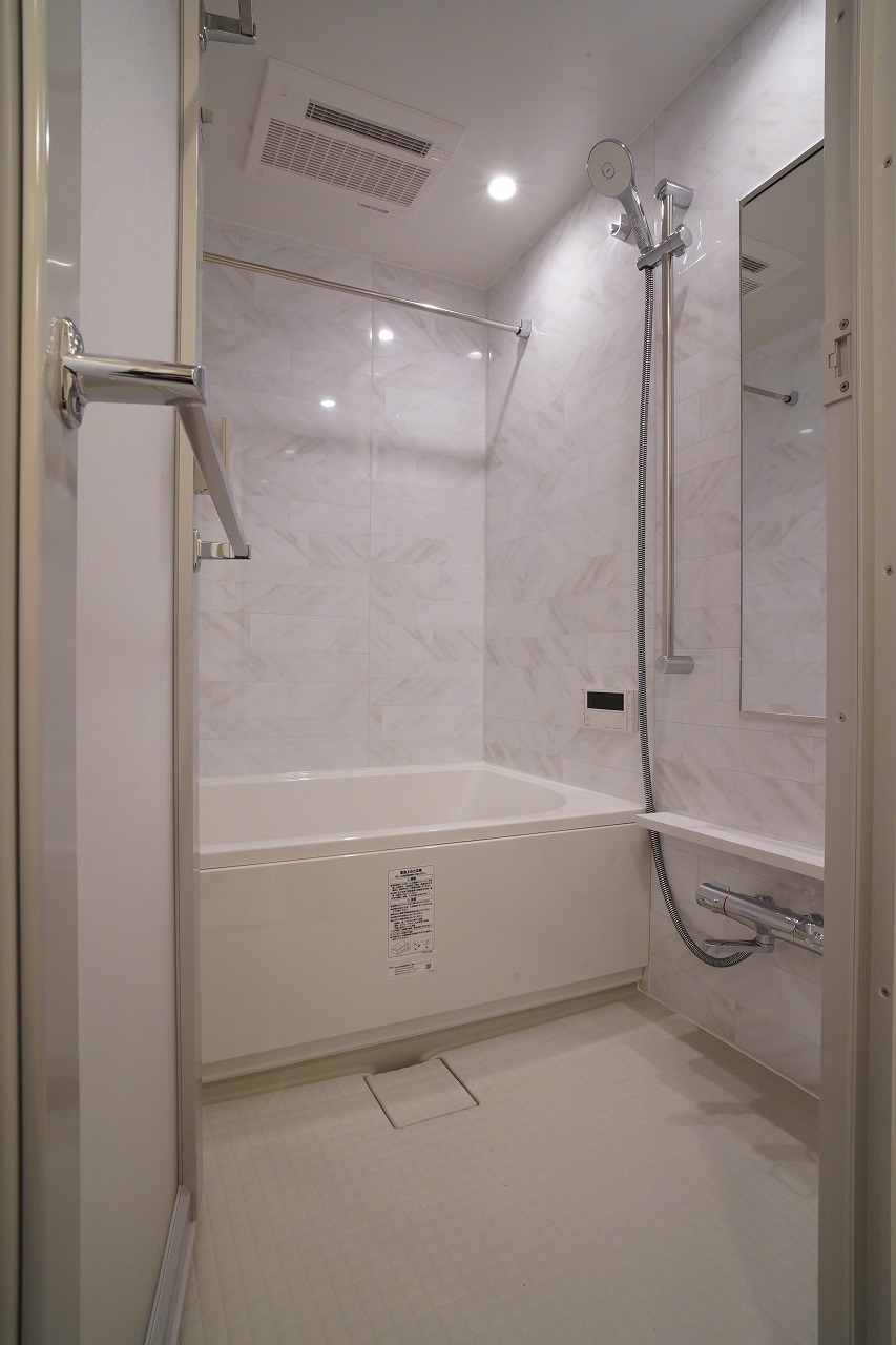 バス・シャワールーム　バス