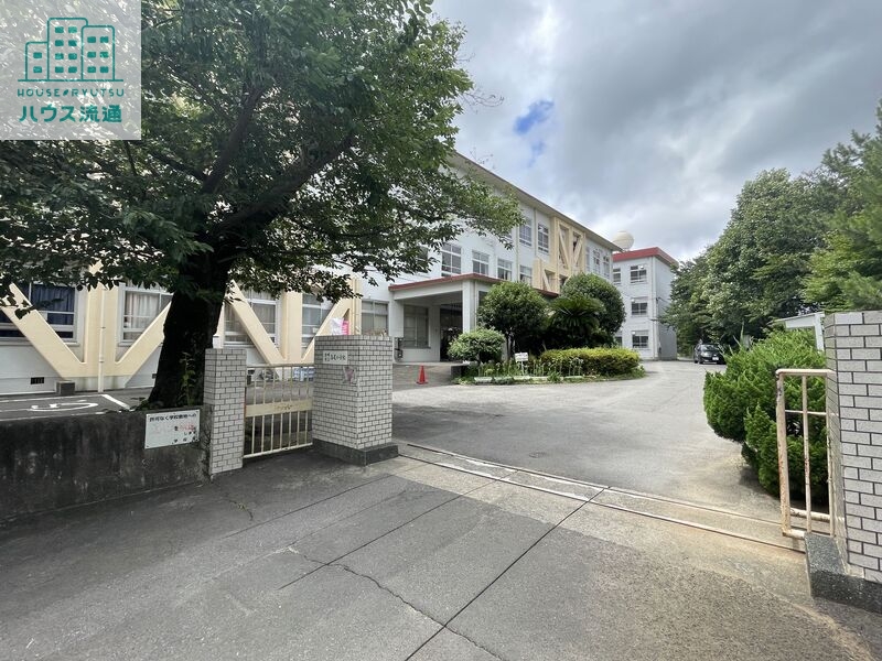 小学校　長崎市立高尾小学校（小学校）まで625m