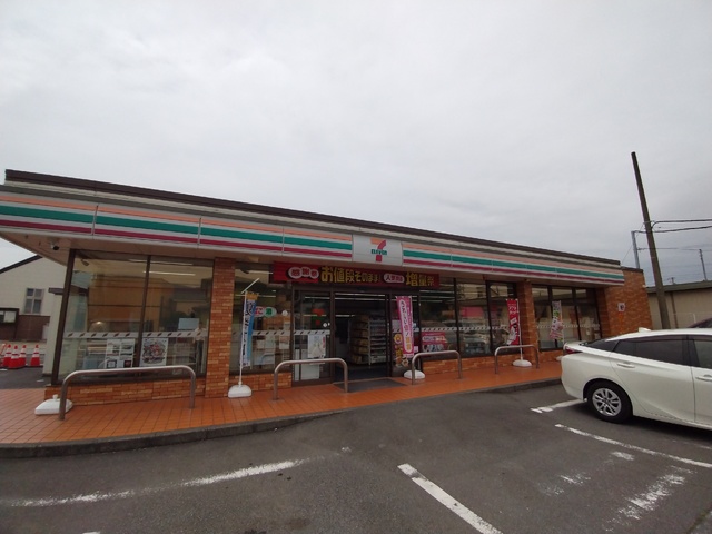 コンビニ　セブンイレブン（２４時間営業）（コンビニ）まで600m