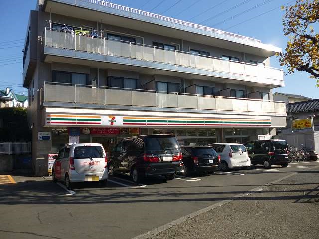 コンビニ　セブンイレブン「横浜岸根公園店」（コンビニ）まで576m