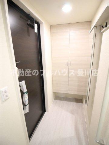 玄関　写真は同建築会社の新築別物件（イメージ）