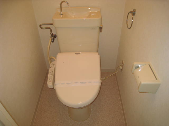 トイレ　※別のお部屋の写真です。現況を優先させていただきます。
