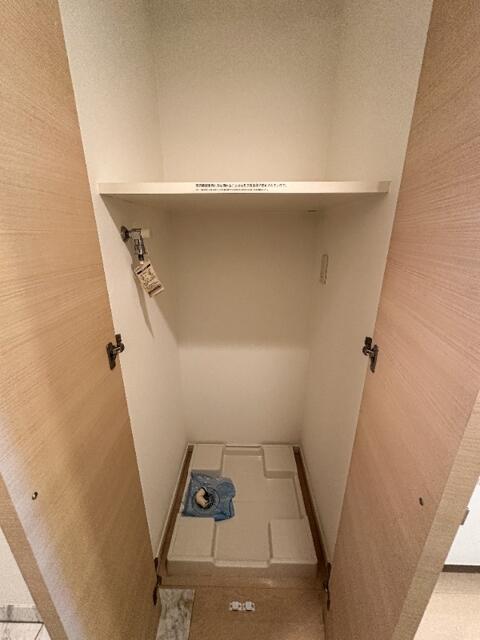 玄関　洗濯機置き場
