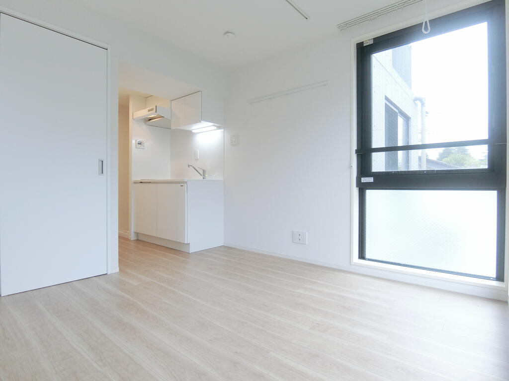 庭　3面採光の明るい角部屋です。