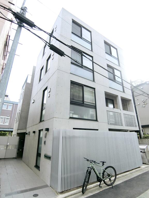 建物外観　2020年築のRC造マンションです