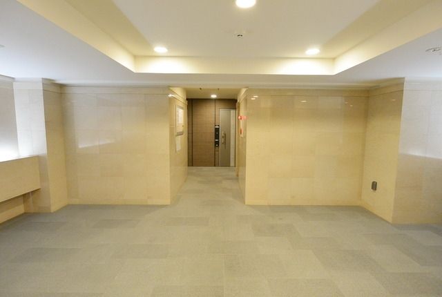エントランス　★綺麗な分譲タイプのマンションです★