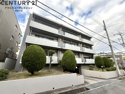 建物外観　オートロックで外部の人間が簡単に出入りできないため安心です。