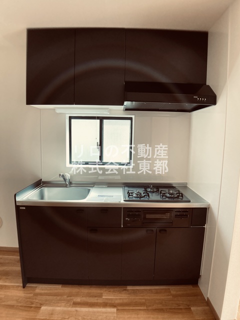 キッチン　システムキッチンは調理スペースも広くストレスなくお料理可能♪