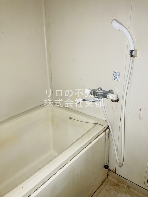 バス・シャワールーム　清潔感のある浴室で、１日の疲れを癒しリラックスできます。