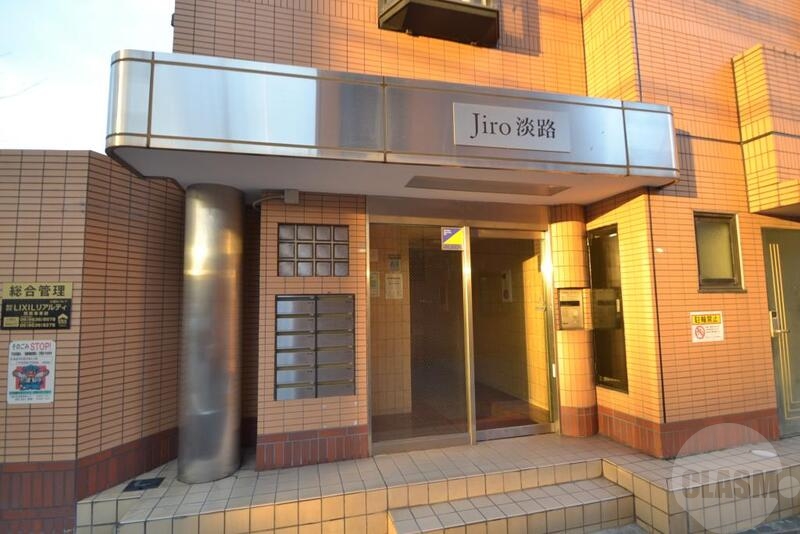 エントランス　オートロック付きです。