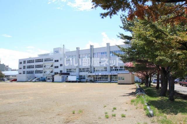小学校　澄川西小学校（小学校）まで988m