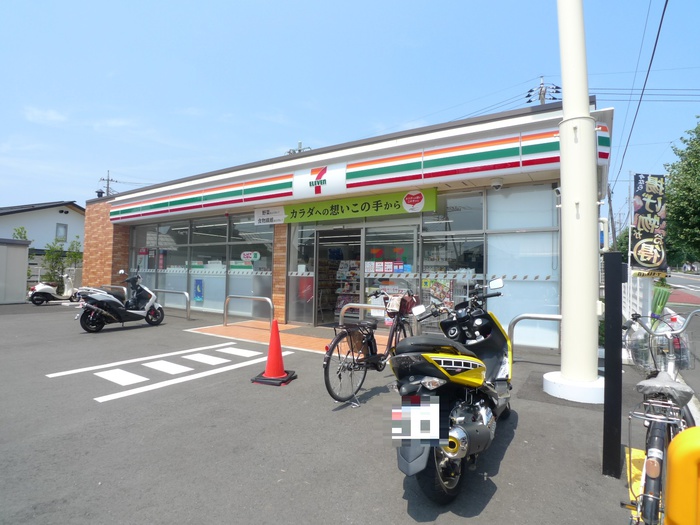 コンビニ　セブンイレブン（コンビニ）まで500m