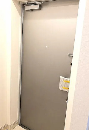 玄関　別部屋の画像を使用しております。