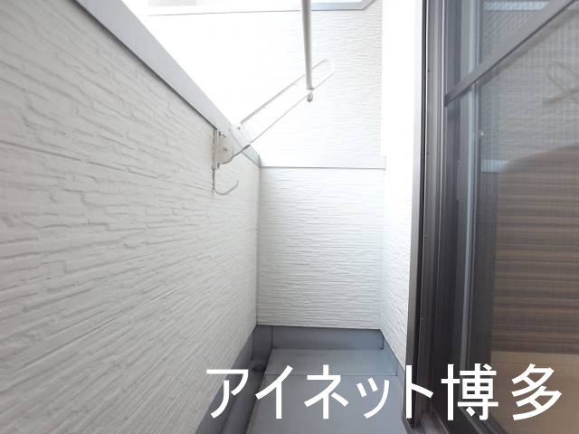 バルコニー　天気の良い日の洗濯物はこちらで♪