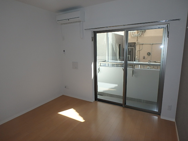 居室・リビング　爽やかなお部屋で新しい生活をスタート
