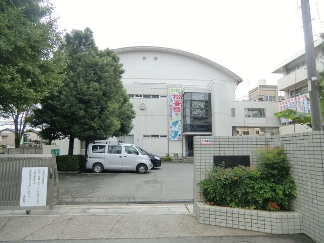 中学校　松戸市立第四中学校（中学校）まで2462m