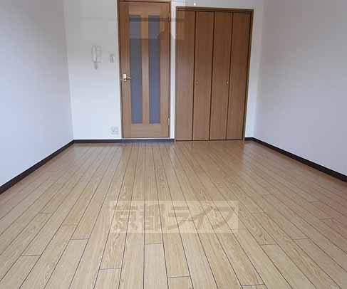 居室・リビング　広々とした部屋です。