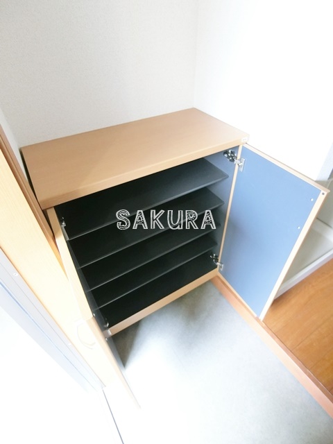 玄関　便利なカウンター型シューズボックス♪