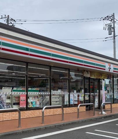 コンビニ　セブン－イレブン愛川中津店（コンビニ）まで581m
