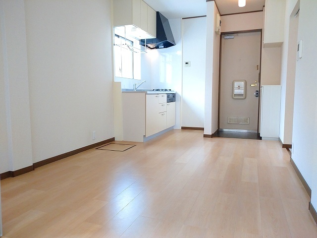 居室・リビング　★キレイなフローリング調のお部屋です★