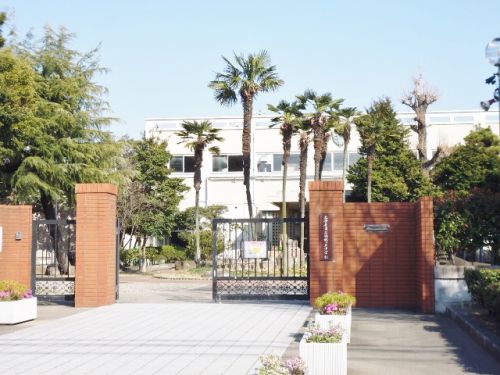 中学校　名古屋市立 瑞穂ケ丘中学校（中学校）まで845m
