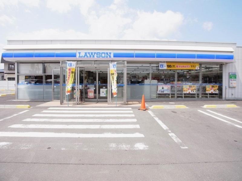 コンビニ　ローソン弘前紺屋町店（コンビニ）まで670m