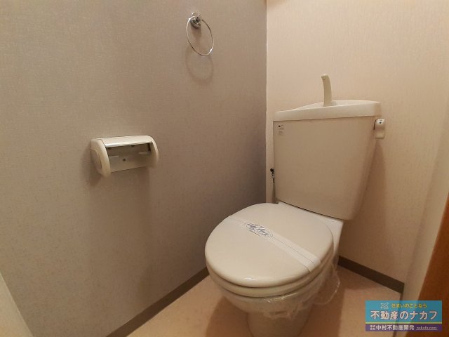 トイレ　※過去の室内写真のため現況と異なる場合があります ※温水洗浄