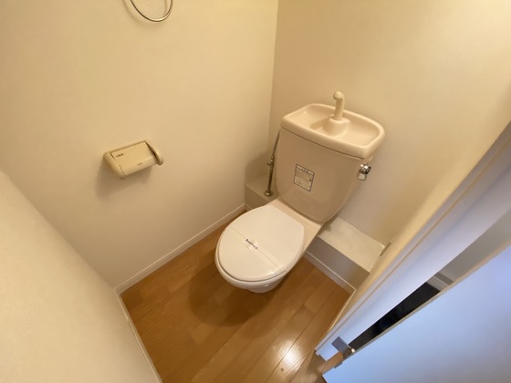 トイレ　※別部屋の写真です