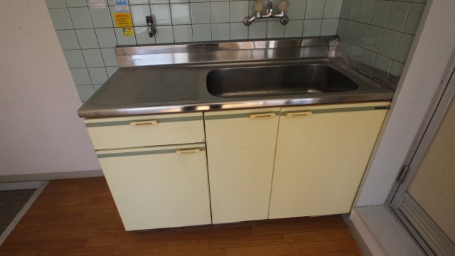 キッチン　同物件別号室の写真です。