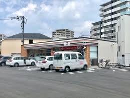 コンビニ　セブンイレブン井尻店（コンビニ）まで372m