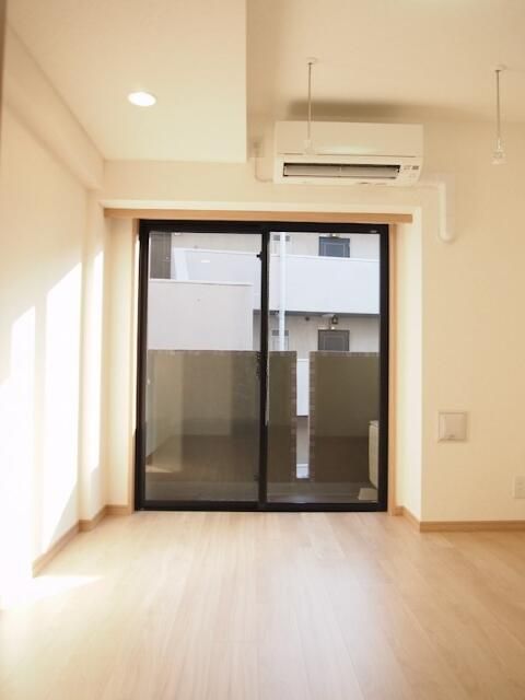 居室・リビング　＊別部屋参考写真