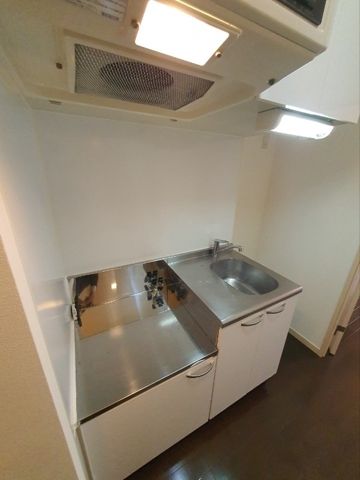 キッチン　※別号室の参考写真です。